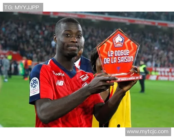 水货足球明星的背后真相与成名之谜：为何他们从顶级球员沦为草根球员